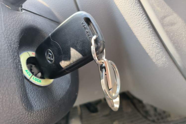 Used SAIC MAXUS Xintu V80 2019 2.5T Classic Version 6-Speed Manual – Aoyuntong Modified Long Wheelbase Mid-Height 7-Seater Vehicle Key