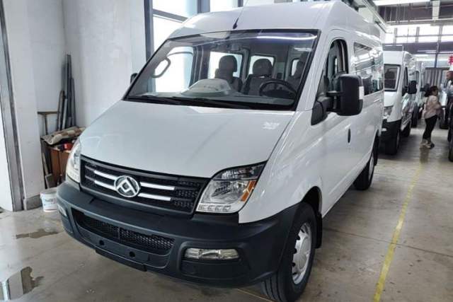 Ojetý SAIC MAXUS Xintu V80 2019 2.5T Classic AMT Aoyuntong Short Wheelbase Mid-Roof 5/6-Seater