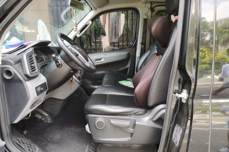 Used SAIC MAXUS Xintu V80 2020 2.0T AMT PLUS City Edition Short Wheelbase Ultra-Low Roof 5/6-Seater Left Front Seat