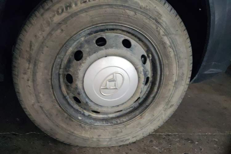 Used SAIC MAXUS Xintu V80  Right Front Wheel Hub