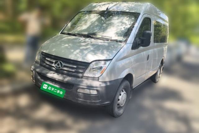 Used SAIC MAXUS Xintu V80 2020 2.5T AMT Classic City Distribution King Short Wheelbase Mid-Roof Design – 2/3 Seats