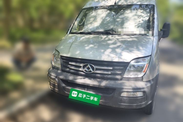 Used SAIC MAXUS Xintu V80 2020 2.5T AMT Classic City Distribution King Short Wheelbase Mid-Roof Design – 2/3 Seats Front