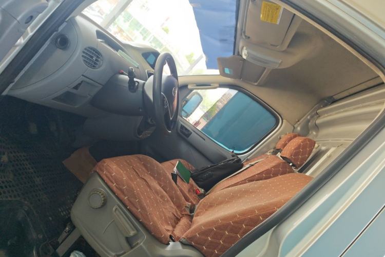 Used SAIC MAXUS Xintu V80 2020 2.5T Manual Classic City Delivery King Long Wheelbase Mid-Height 2/3 Seats Left Front Seat