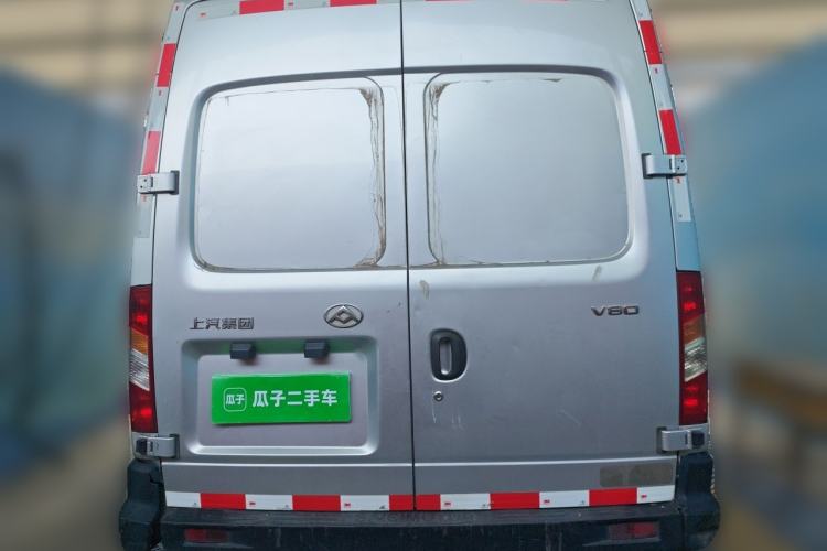 Used SAIC MAXUS Xintu V80 2020 2.5T Manual Classic City Delivery King Long Wheelbase Mid-Height 2/3 Seats Rear