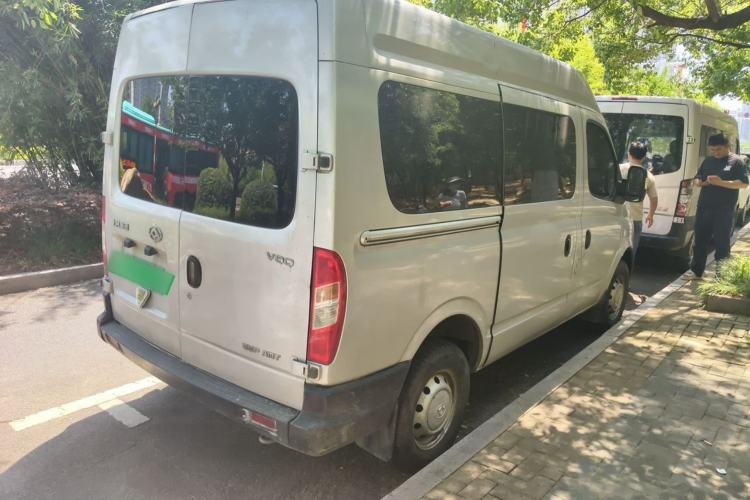 Used SAIC MAXUS Xintu V80 2020 2.5T AMT Classic City Distribution King Short Wheelbase Mid-Roof Design – 2/3 Seats Rear Right 45 Deg