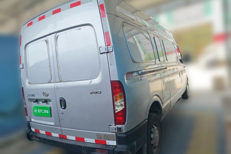 Used SAIC MAXUS Xintu V80 2020 2.5T Manual Classic City Delivery King Long Wheelbase Mid-Height 2/3 Seats Rear Right 45 Deg