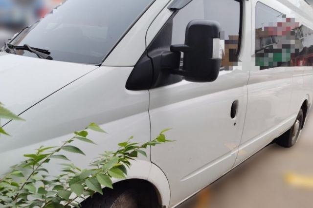 Used SAIC MAXUS Xintu V80 2020 2.5T Manual Classic City Delivery King Long Wheelbase Mid-Height 2/3 Seats