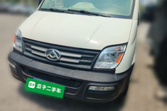 Used SAIC MAXUS Xintu V80 2020 2.5T Manual Classic City Delivery King Short Wheelbase Mid-Roof Design 2/3 Seats