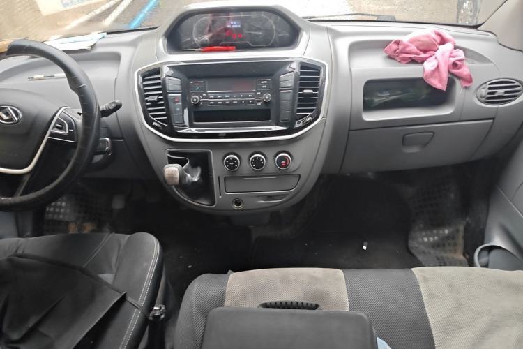 Used SAIC MAXUS Xintu V80  Center Console