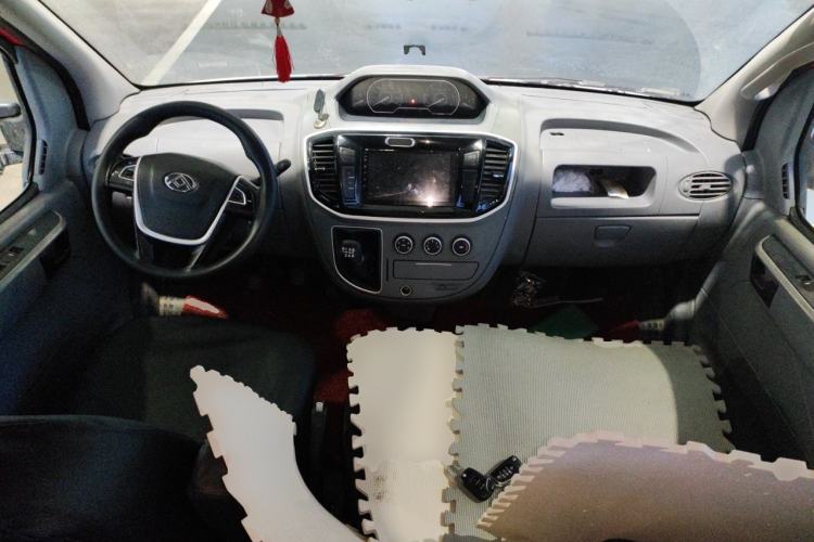Used SAIC MAXUS Xintu V80  Center Console