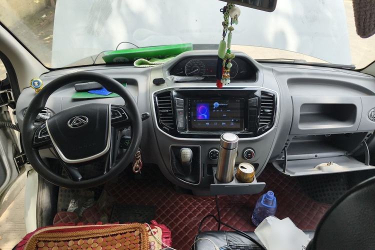 Used SAIC MAXUS Xintu V80  Center Console