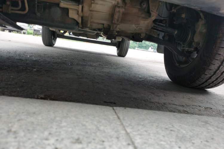 Used SAIC MAXUS Xintu V80  Chassis Front Left