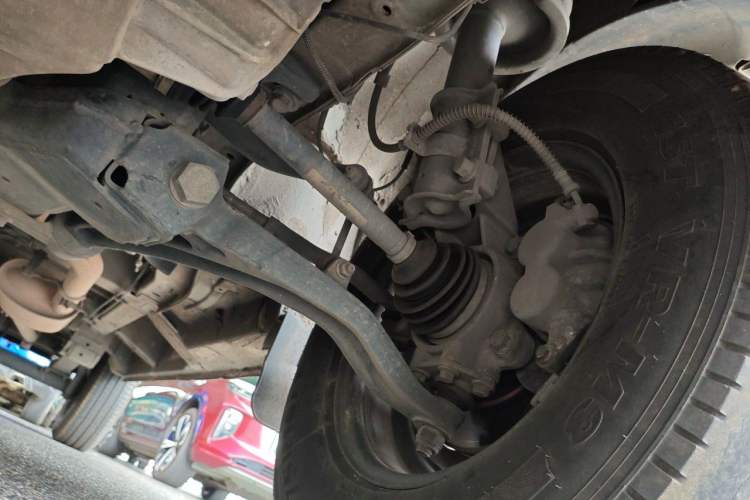 Used SAIC MAXUS Xintu V80  Chassis Front Left