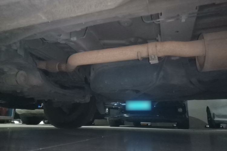 Used SAIC MAXUS Xintu V80 2020 2.5T Manual Classic City Delivery King Long Wheelbase Mid-Height 2/3 Seats Chassis Front Left