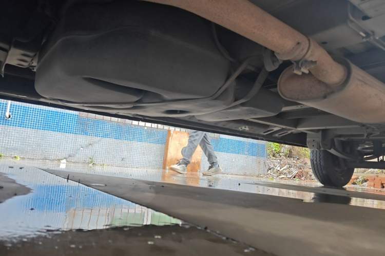 Used SAIC MAXUS Xintu V80  Chassis Front Left