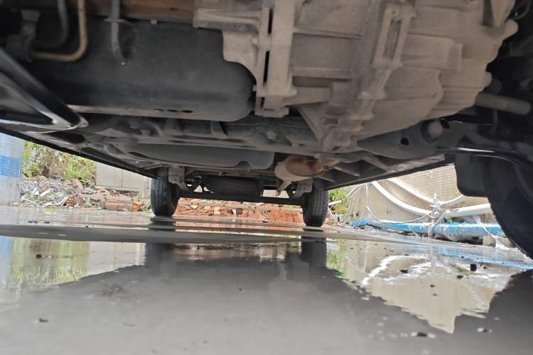 Used SAIC MAXUS Xintu V80  Chassis Front