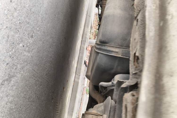 Used SAIC MAXUS Xintu V80  Chassis Front Right