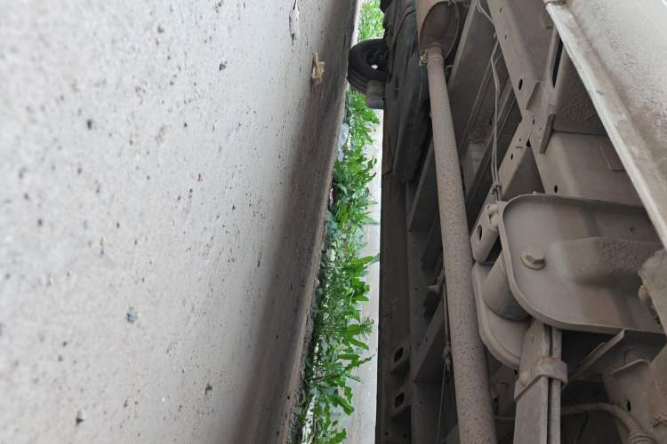 Used SAIC MAXUS Xintu V80  Chassis Rear Left
