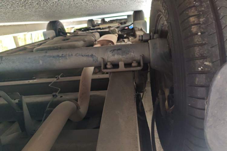 Used SAIC MAXUS Xintu V80  Chassis Rear Left