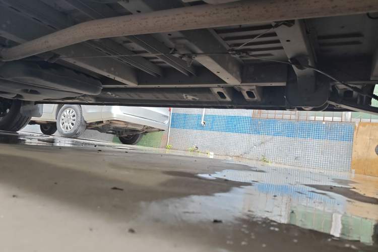 Used SAIC MAXUS Xintu V80  Chassis Rear Left