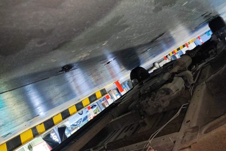 Used SAIC MAXUS Xintu V80  Chassis Rear Left