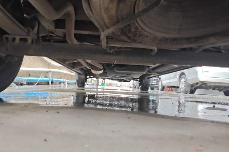 Used SAIC MAXUS Xintu V80  Chassis Rear