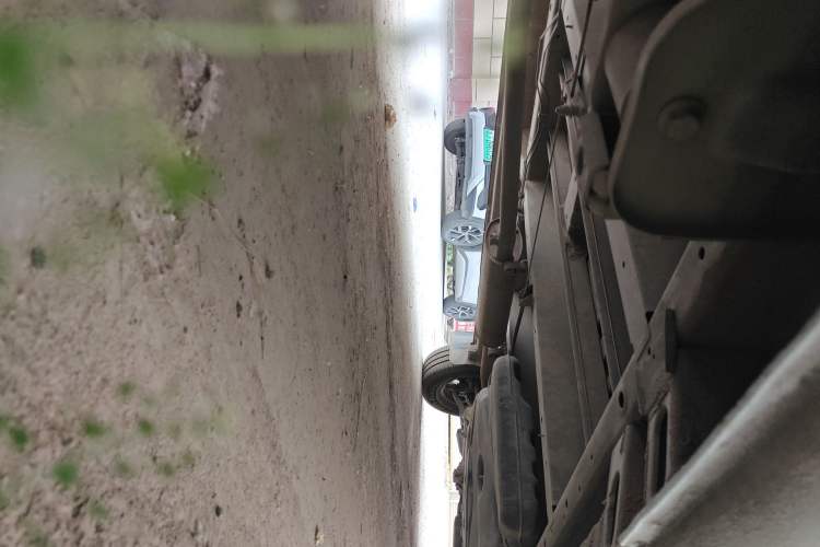 Used SAIC MAXUS Xintu V80  Chassis Rear Right