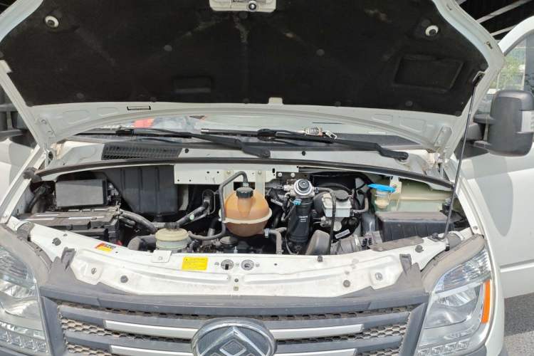 Used SAIC MAXUS Xintu V80  Engine Bay