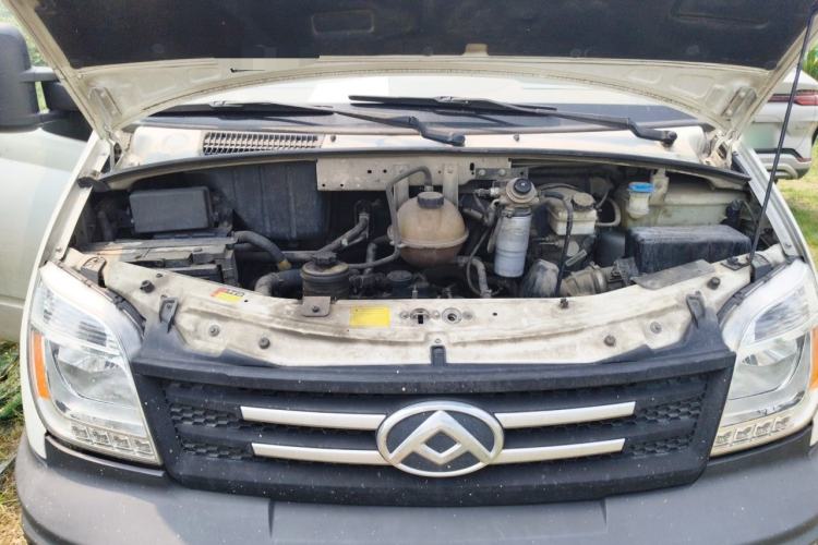 Used SAIC MAXUS Xintu V80  Engine Bay