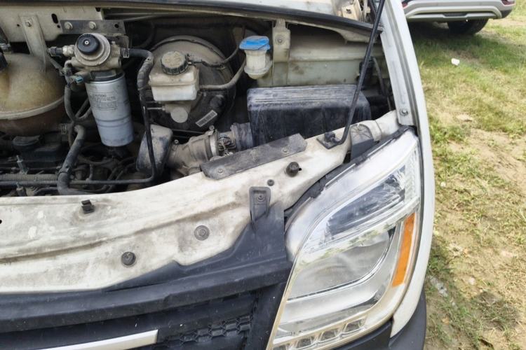 Used SAIC MAXUS Xintu V80  Engine Bay Left