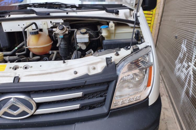 Used SAIC MAXUS Xintu V80  Engine Bay Left