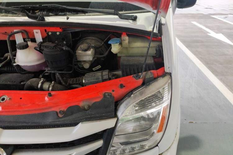 Used SAIC MAXUS Xintu V80  Engine Bay Left