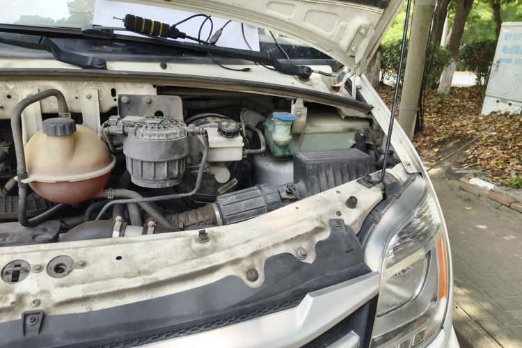 Used SAIC MAXUS Xintu V80  Engine Bay Left