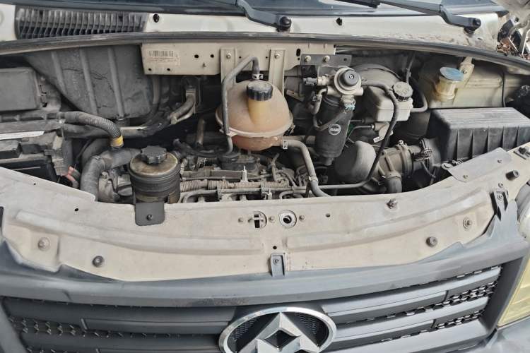 Used SAIC MAXUS Xintu V80  Engine Bay