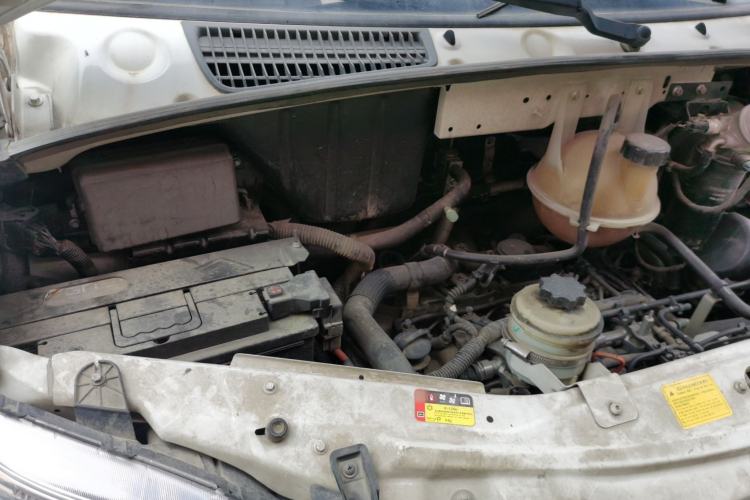 Used SAIC MAXUS Xintu V80  Engine Bay Right