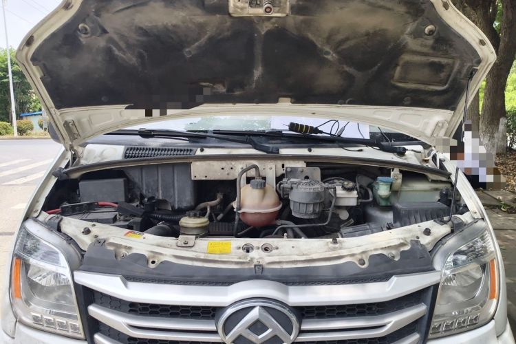 Used SAIC MAXUS Xintu V80  Engine Bay