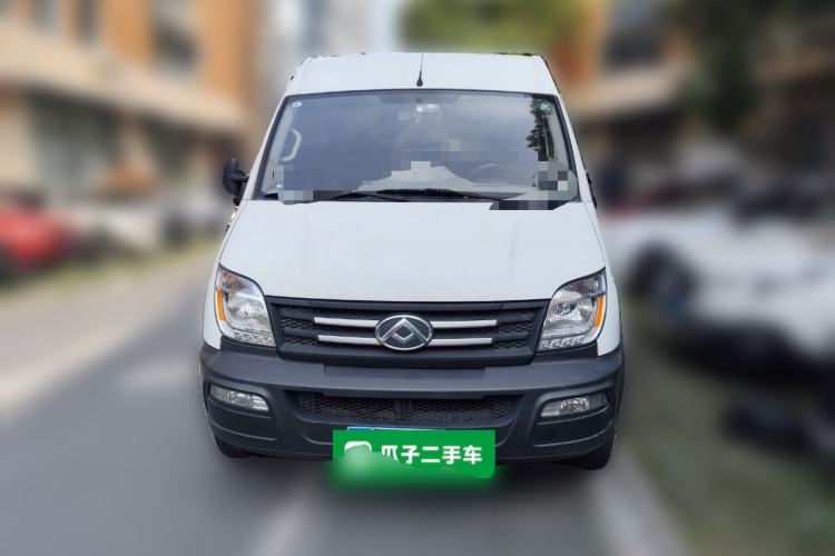 Used SAIC MAXUS Xintu V80 2020 2.5T Manual Classic City Delivery King Short Wheelbase Mid-Roof Design 2/3 Seats Front