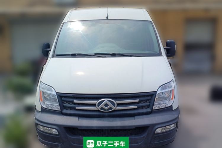 Used SAIC MAXUS Xintu V80 2020 2.5T AMT Classic City Distribution King Short Wheelbase Mid-Roof Design – 2/3 Seats Front