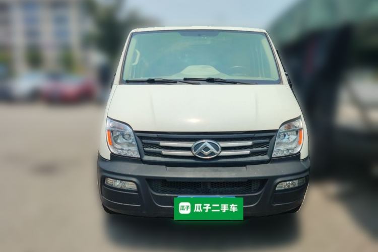 Used SAIC MAXUS Xintu V80 2020 2.5T Manual Classic City Delivery King Short Wheelbase Mid-Roof Design 2/3 Seats Front