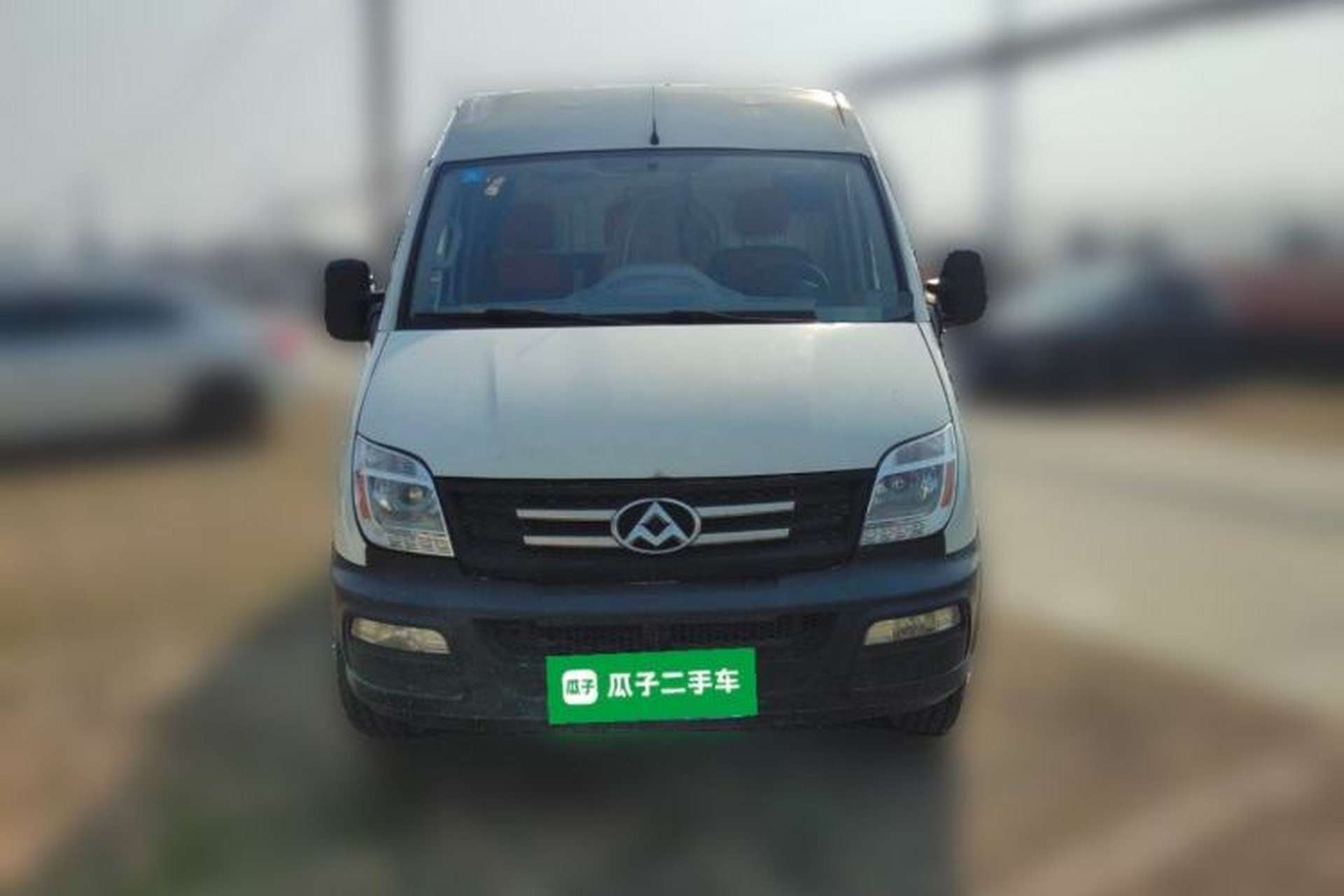 Used SAIC MAXUS Xintu V80 2020 2.5T Manual Classic City Delivery King Long Wheelbase Mid-Height 2/3 Seats Front