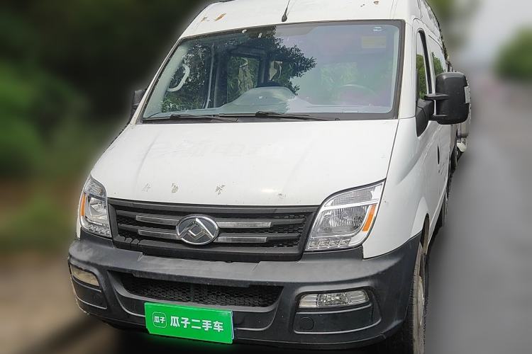 Used SAIC MAXUS Xintu V80 2020 2.5T Manual Classic City Delivery King Short Wheelbase Mid-Roof Design 2/3 Seats Front