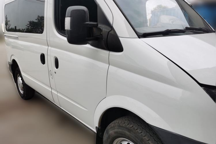 Used SAIC MAXUS Xintu V80  Front Right 45 Deg