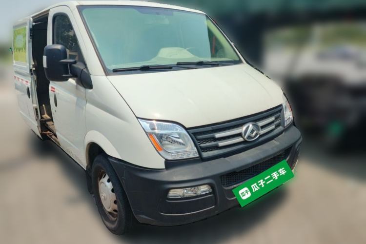 Used SAIC MAXUS Xintu V80 2020 2.5T Manual Classic City Delivery King Short Wheelbase Mid-Roof Design 2/3 Seats Front Right 45 Deg