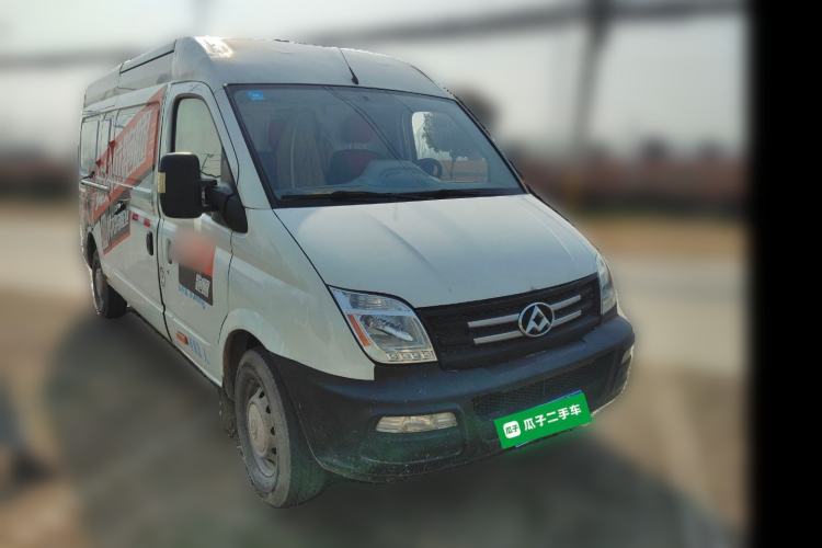 Used SAIC MAXUS Xintu V80 2020 2.5T Manual Classic City Delivery King Long Wheelbase Mid-Height 2/3 Seats Front Right 45 Deg