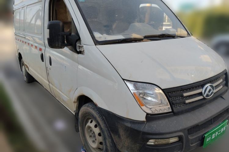 Used SAIC MAXUS Xintu V80 2020 2.5T Manual Classic City Delivery King Long Wheelbase Mid-Height 2/3 Seats Front Right 45 Deg