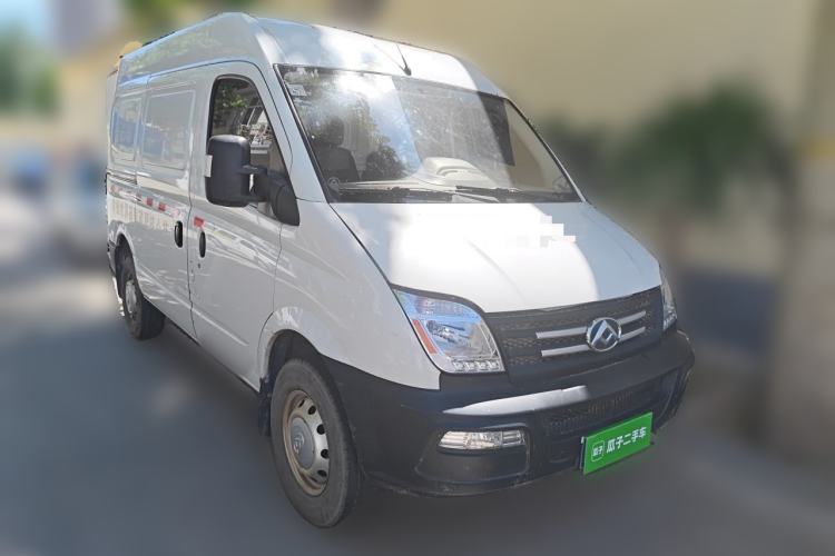 Used SAIC MAXUS Xintu V80 2020 2.5T Manual Classic City Delivery King Short Wheelbase Mid-Roof Design 2/3 Seats Front Right 45 Deg