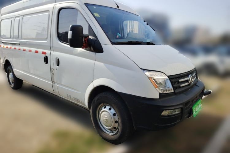 Used SAIC MAXUS Xintu V80 2020 2.5T Manual Classic City Delivery King Long Wheelbase Mid-Height 2/3 Seats Front Right 45 Deg