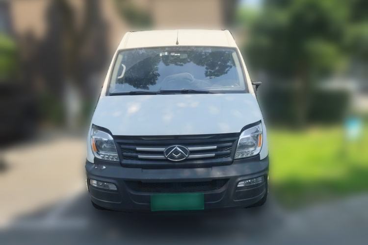 Used SAIC MAXUS Xintu V80 2020 2.5T Manual Classic City Delivery King Short Wheelbase Mid-Roof Design 2/3 Seats Front