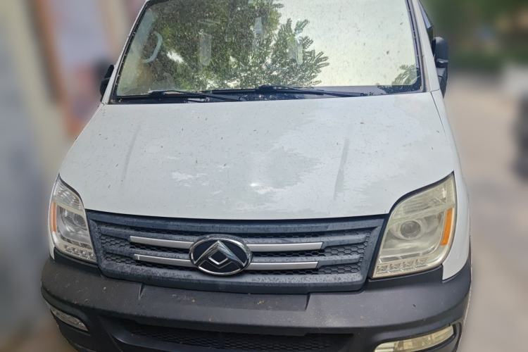 Used SAIC MAXUS Xintu V80 2020 2.5T Manual Classic City Delivery King Short Wheelbase Mid-Roof Design 2/3 Seats Front