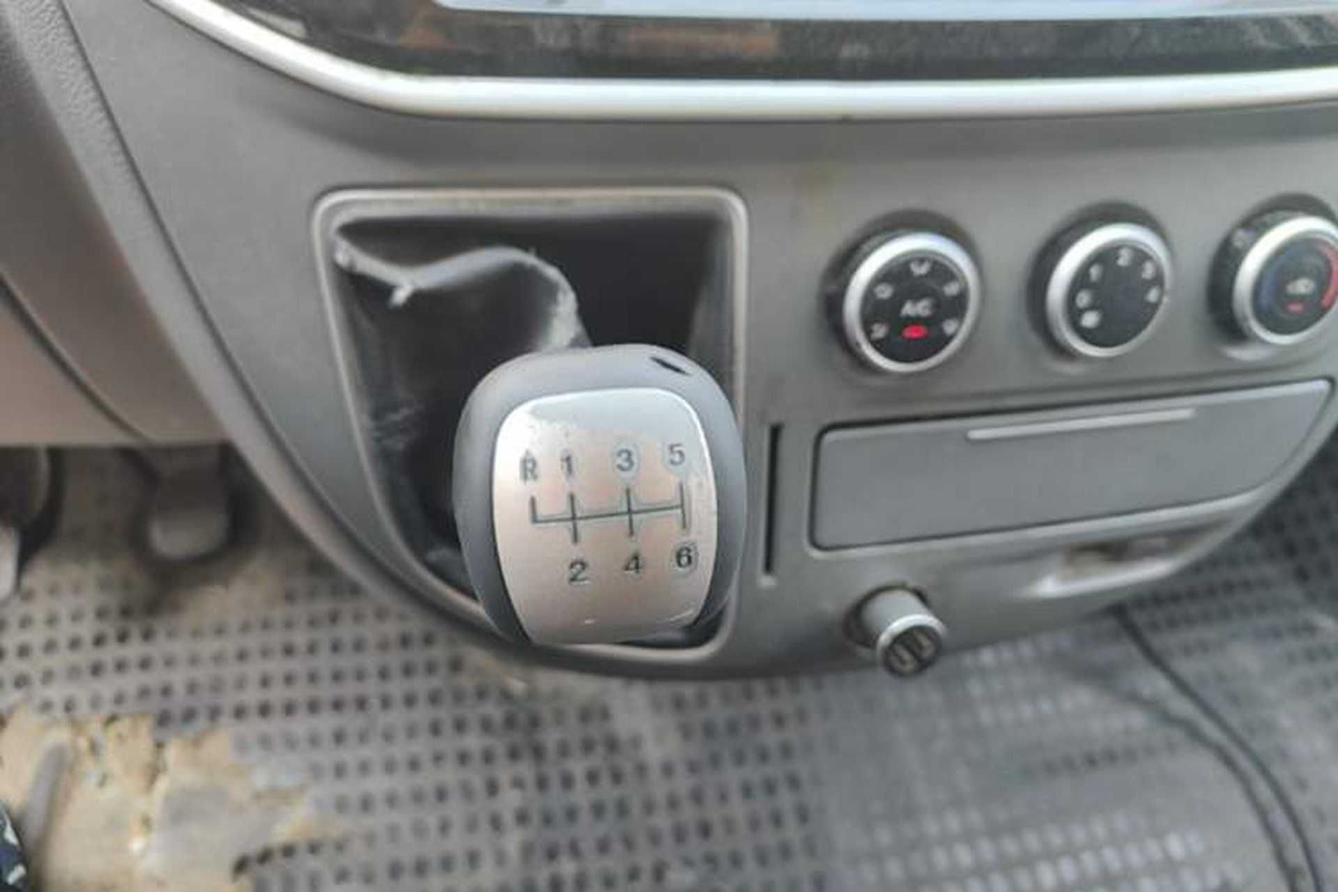 Used SAIC MAXUS Xintu V80  Gear Lever